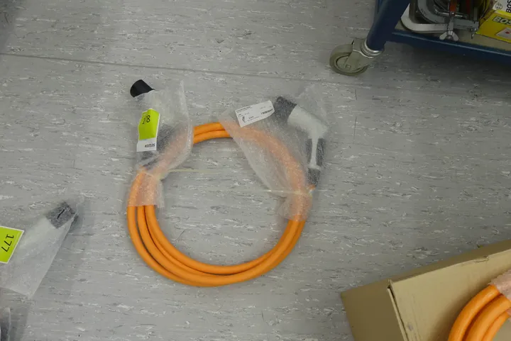 Fahrzeug Typ 2 Ladestecker (32A, 3-phasig)